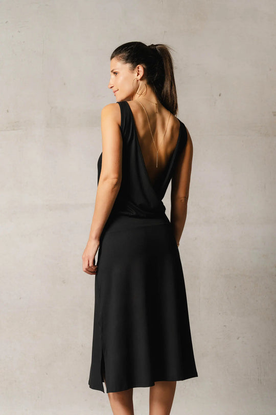 Robe noire dos nu Celia
